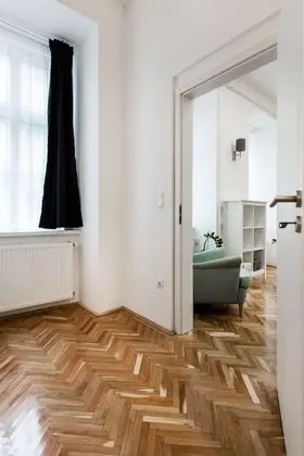 Rumbach 7 Apartment - İç Mekan