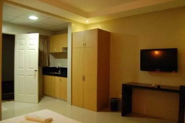 Rumi Apartelle Hotel - Oda