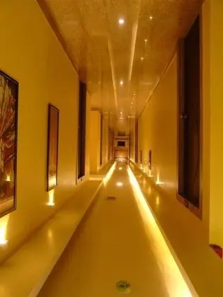 Hotel Runway Inn