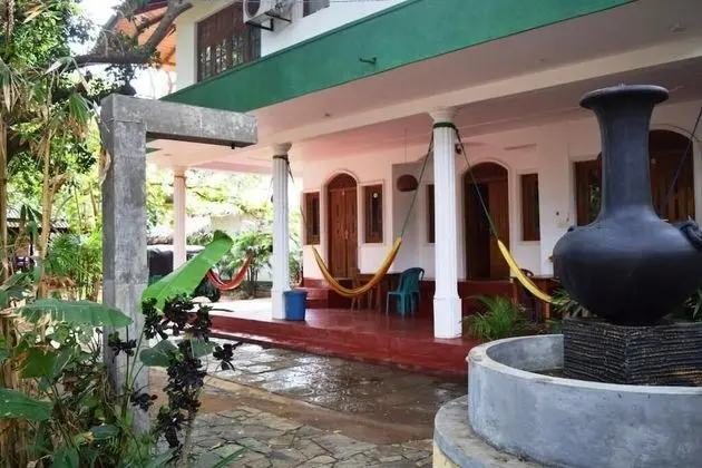 Rupa's Hotel Arugambay - Dış Mekan