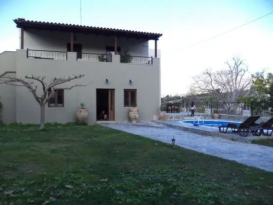 Rural Spacious Villa with Pool at Central Crete - Dış Mekan
