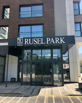 Rusel Park Residence