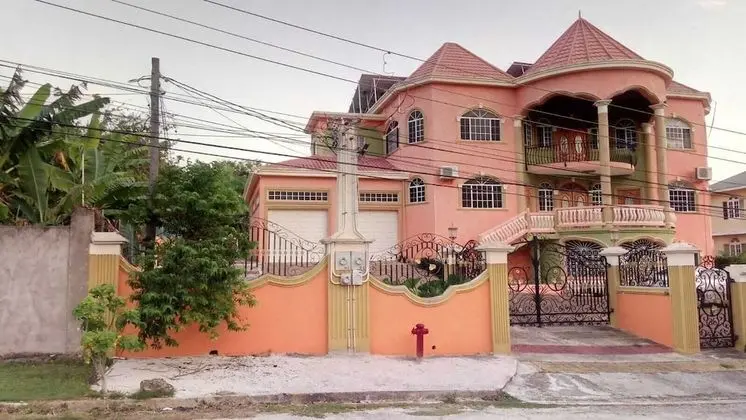 rush bond villa