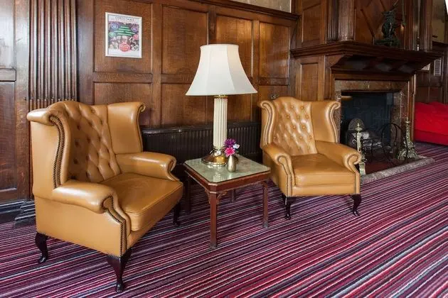 Russ Hill Hotel - Lobi