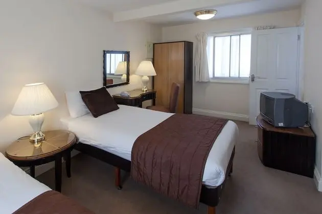 Russ Hill Hotel - Oda