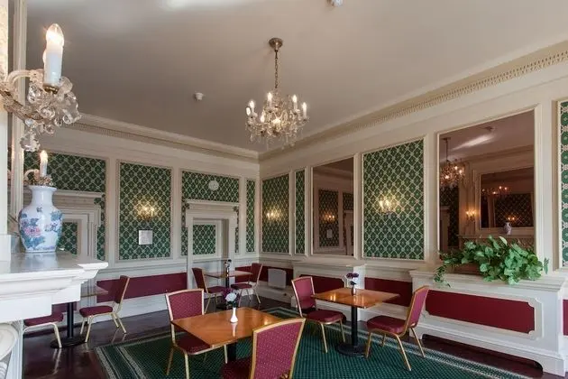 Russ Hill Hotel - Yerinde Yemek