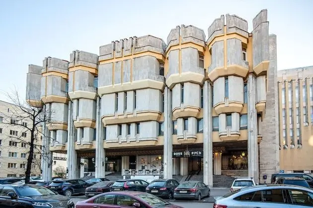 Russ Hotel