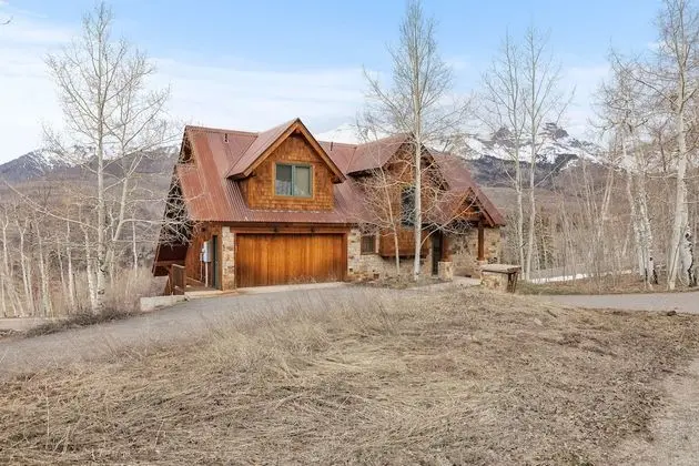 Russell Home by Avantstay Expansive Deck, Stunning Views & Hot Tub! - Dış Mekan