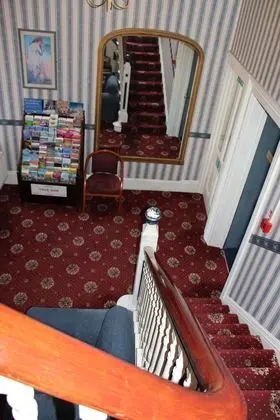 Russell Hotel - Lobi