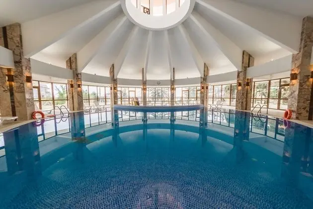Russky Dom Divny 43°39° Spa Hotel - Havuz