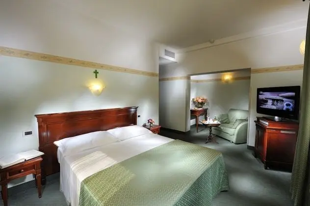 Russo Palace Hotel - Oda