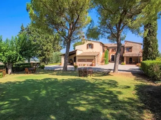 Rustic Apartment in Castelfiorentino With Swimming Pool