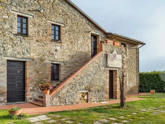 Rustic Cottage in Magione With Swimming Pool