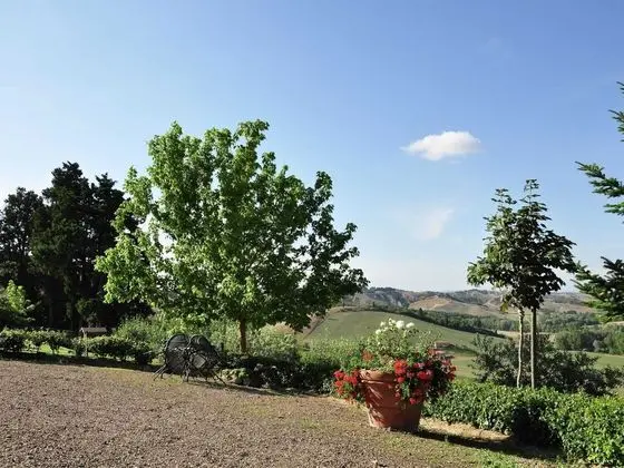 Rustic Farmhouse in Buonconvento With Tuscan Views - Dış Mekan