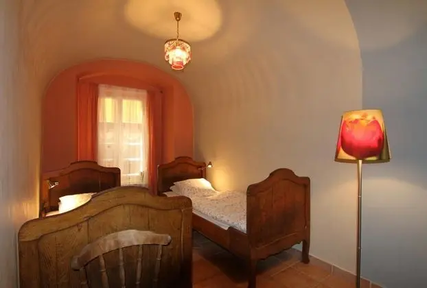 Rustic Ground Floor Apartment in Mala Strana