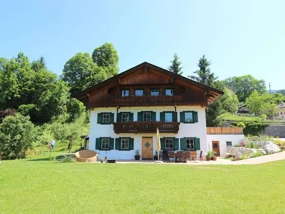 Rustic Holiday Home near Ski Area in Hopfgarten im Brixental - Dış Mekan