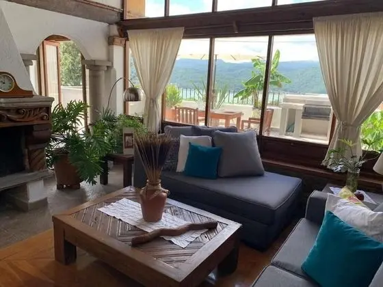 Rustic House With Excellent Finishes Very Comfortable