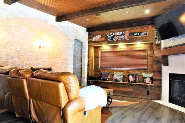 The Rustic Inn- Family Friendly Near Fiesta Texas