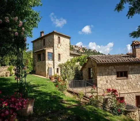 Rustic Villa with Private Pool near Montepulciano