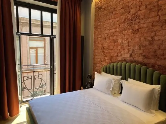 RUZ Hotels