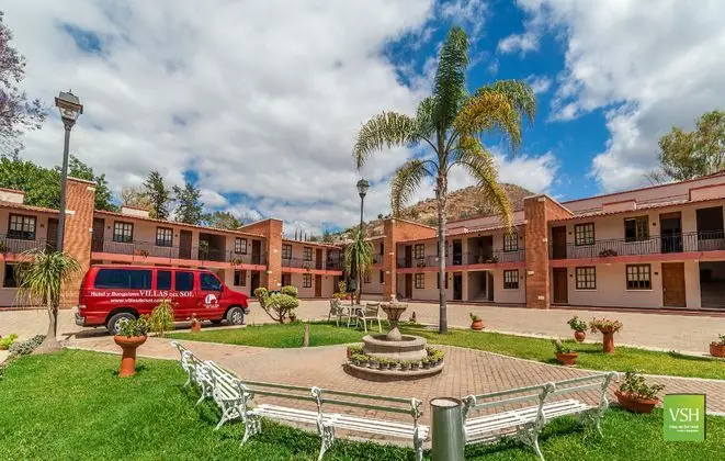 Villas del Sol & Bungalows
