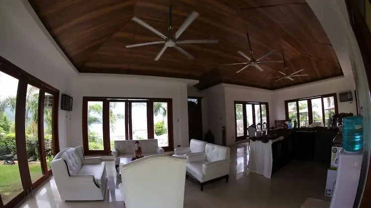 Villas by Eco Hotel Batangas - Yerinde Yemek