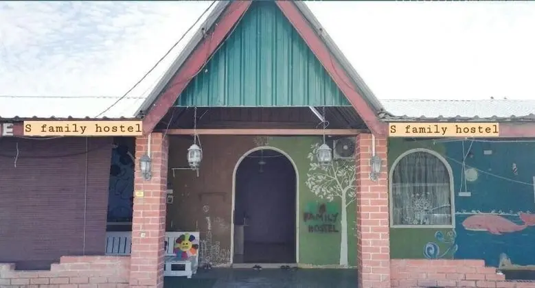 S Family Hostel Cenang - Adults Only