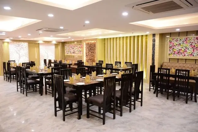 Hotel S. K Crown Park Naraina - Yerinde Yemek