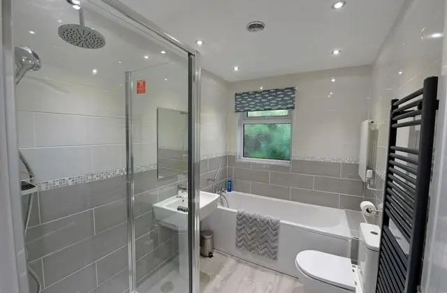 S r M r - Log Burner Peaceful Cottage Dog Friendly - Banyo Tipleri