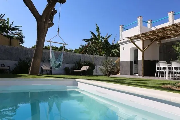 Villas By Seric,15' walking to the beach