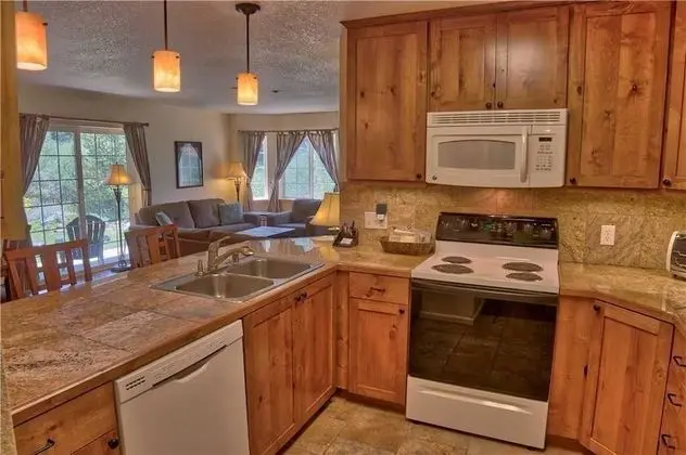 Villas at Swan's Nest #701 (Condo) Apartment 2 - Mutfak