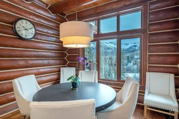 Villas At Tristant 137 by Avantstay Ski In/ Ski Out Home w/ Panoramic Views & Hot Tub - İç Mekan