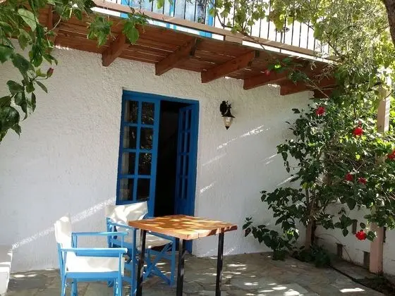 S West Crete Cottage