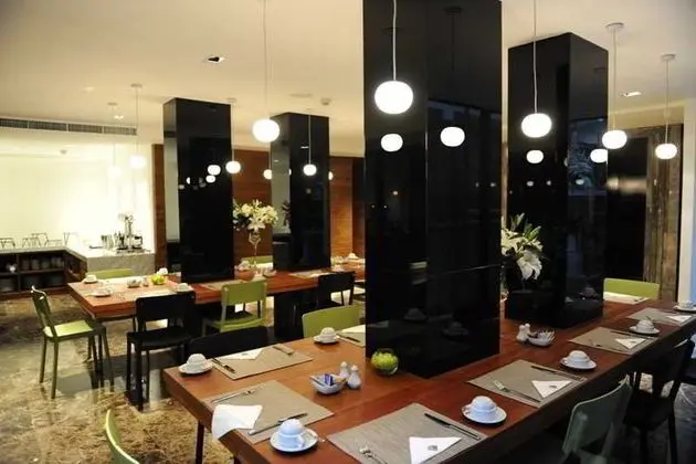 S33 Compact Sukhumvit Hotel - Yeme / İçme