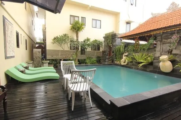 S8 Suardana Hotel