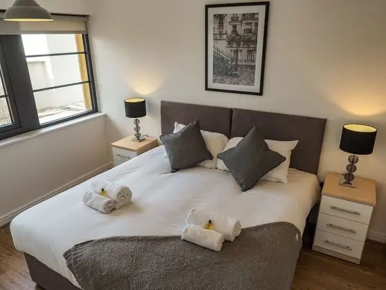SA Today Apartments Farnborough with Fibre Wi-Fi & Netflix - Oda
