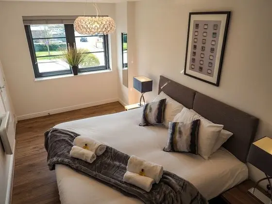 SA Today Apartments Farnborough with Fibre Wi-Fi & Netflix - Öne Çıkan Resim