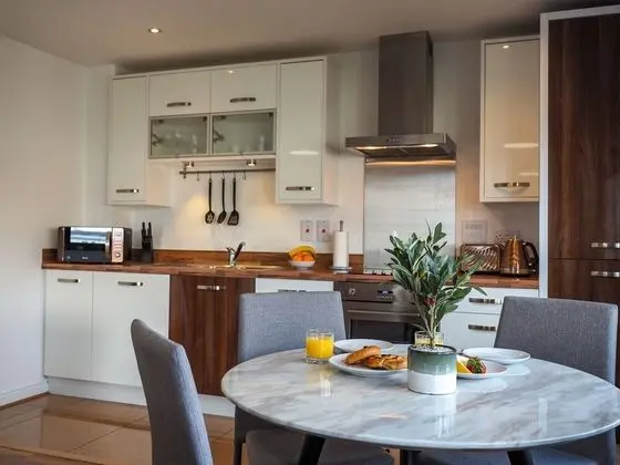SA Today Apartments Farnborough with Fibre Wi-Fi & Netflix - Yerinde Yemek
