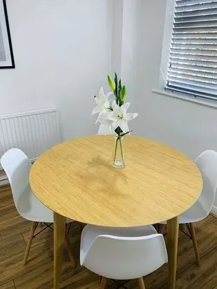 SA Today Farnham with Fibre Wi-Fi & Netflix - Yerinde Yemek