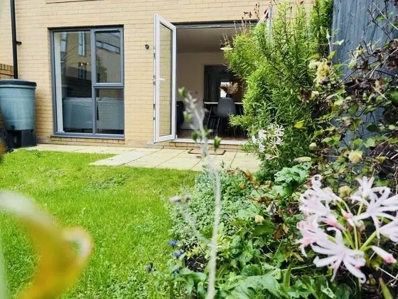 SA Today Firepool Cres Taunton Fibre Wi-fi Netflix