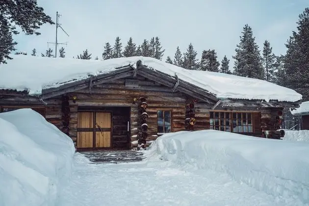 Saarikejo Log Chalet