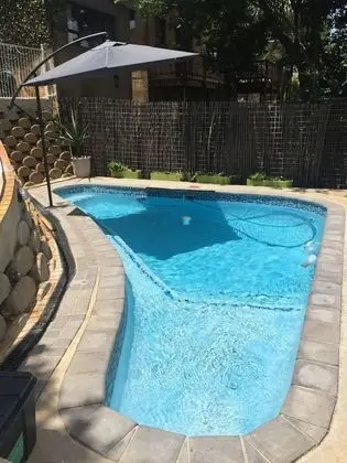 Sabie Self-Catering Apartments - Havuz