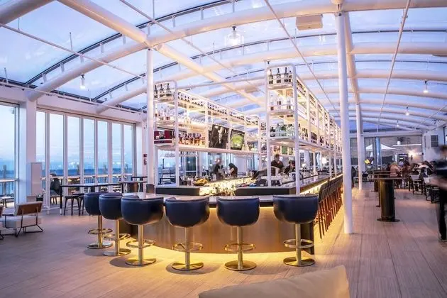 Sable at Navy Pier Chicago, Curio Collection by Hilton - Yerinde Yemek