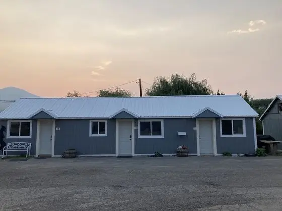 Sacajawea Inn