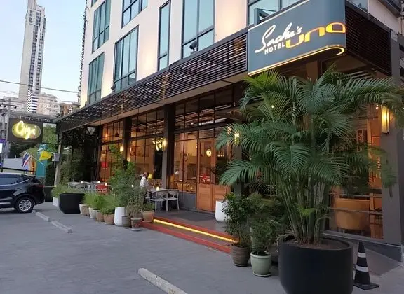 Sacha's Hotel Uno - Öne Çıkan Resim