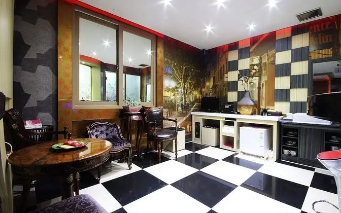 Sacheon BEE Self Check-in Motel - Oda