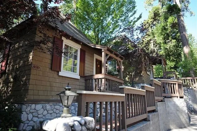 Saddleback Inn at Lake Arrowhead