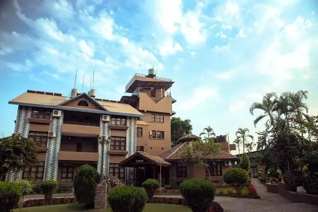 Safari Adventure Lodge