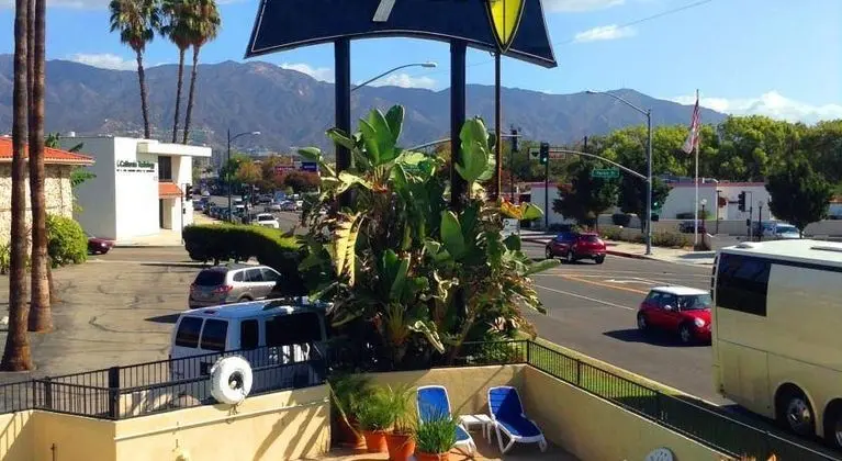 Safari Inn, a Coast Hotel