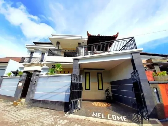 Safe House Bed and Breakfast - Hostel - Adults Ony - Dış Mekan